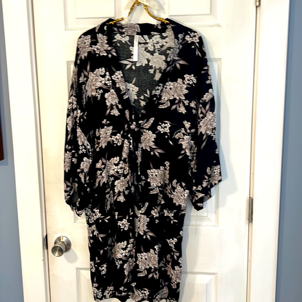 Spiritual Gangster, pocketed kimono, one size.